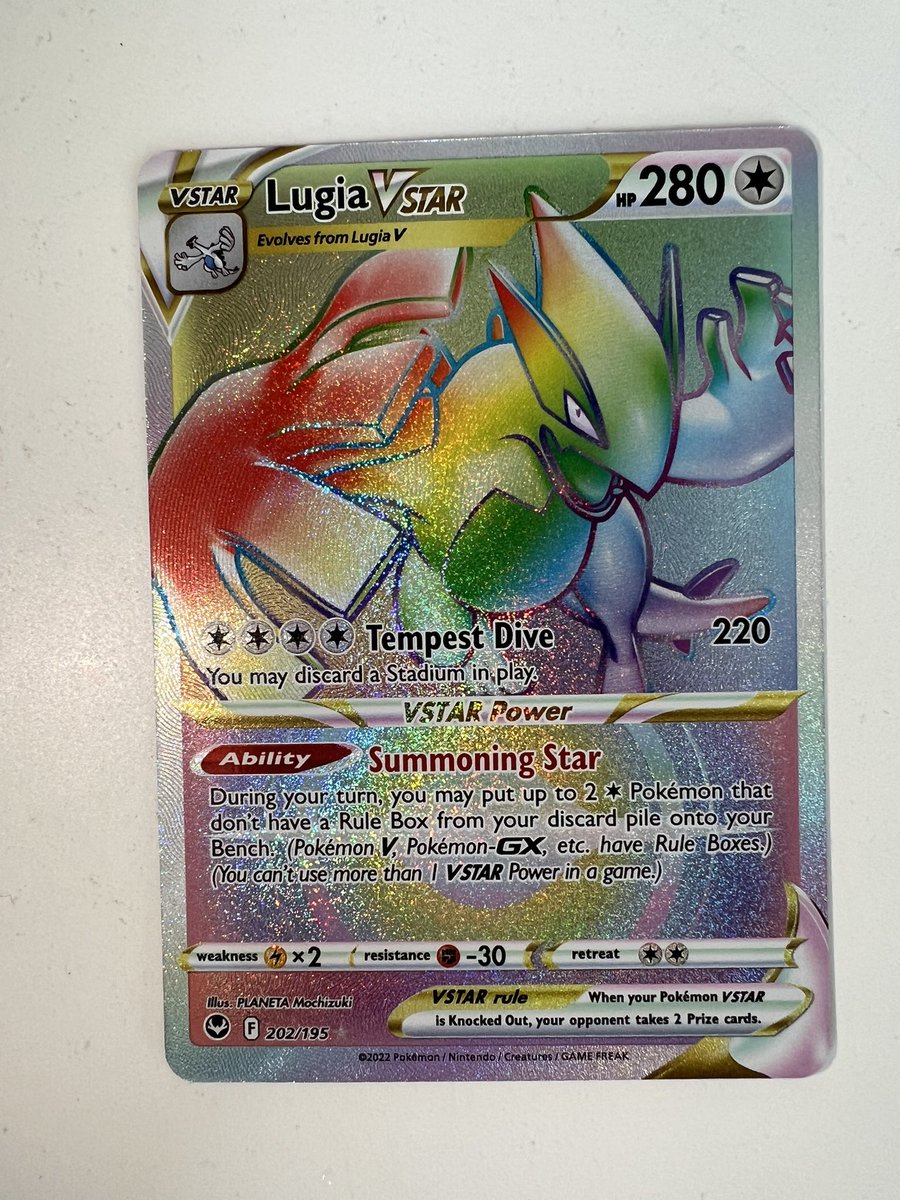 Hebbes, de Pikachu van Gogh!! En nog een topper erbij, namelijk de rainbow lugia v star! 🥰🥰🥰

#pikachuvangogh