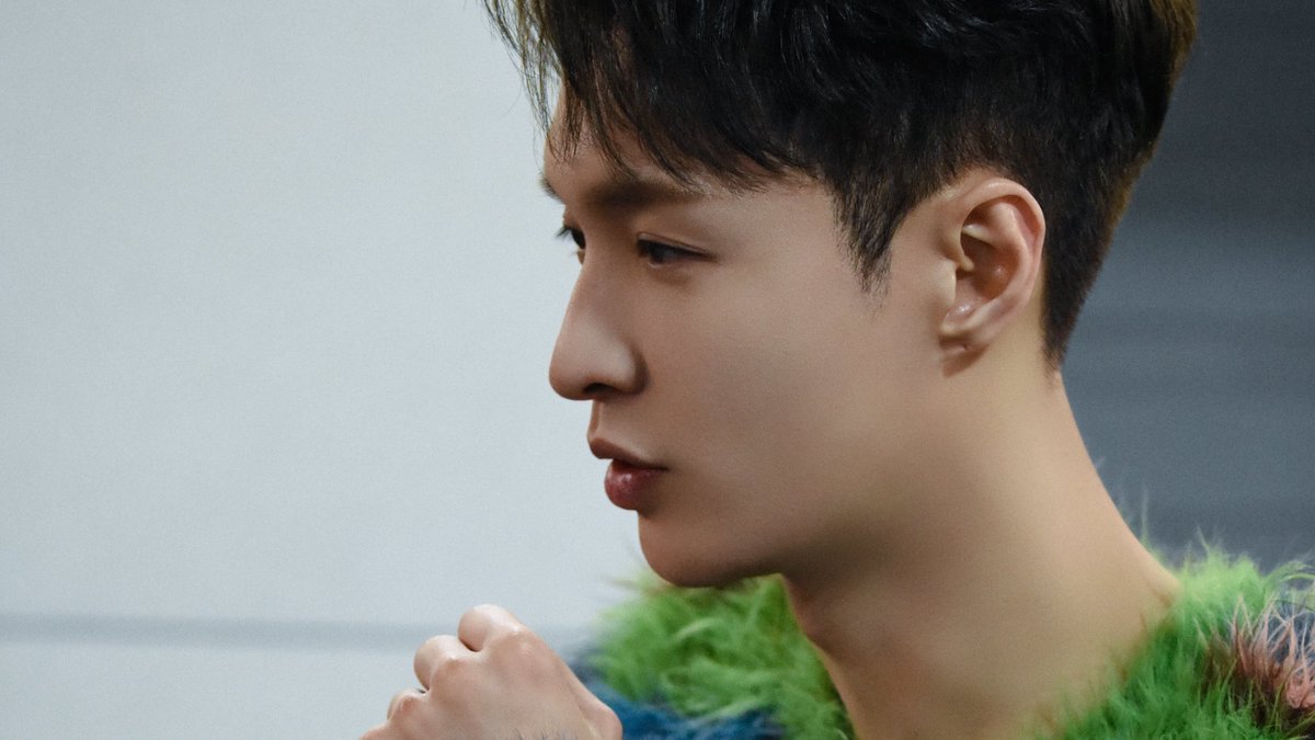sulaylooks's tweet photo. Yixing performance 《Xiangjiang River》 🐉✨
On the first day of the New Year, listen to the stories of Changsha, with @layzhang #LAYxSpringFest2024 https://t.co/VDnNix64c7