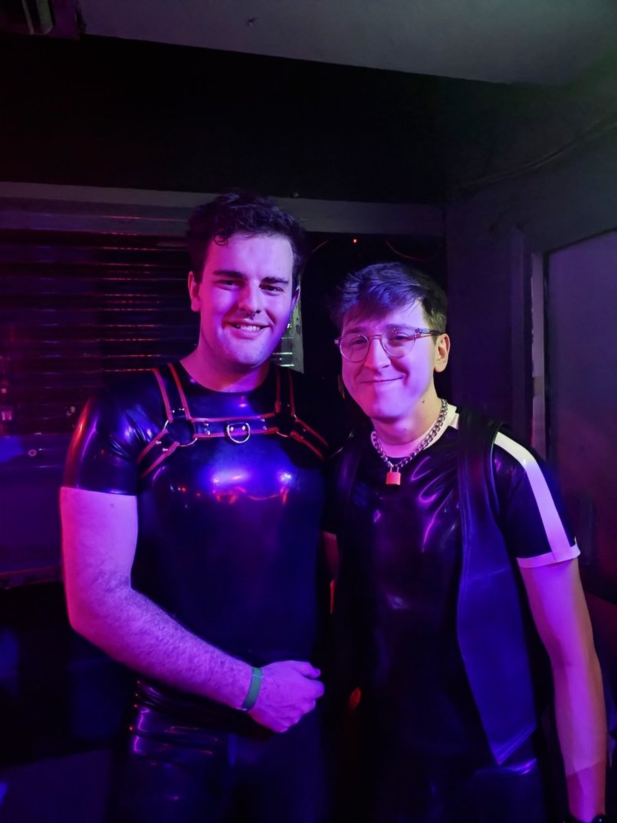 Awesome night <a href="/RubberUndergrnd/">Rubber Underground</a> met some awesome people. 
@sluttythembo