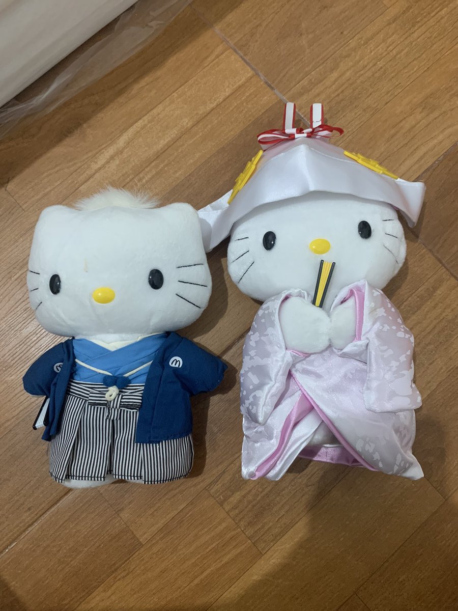cinderenji's tweet photo. Cleaned up yesterday and found these dolls 🤔🙌🏻 https://t.co/nN5ISUq8Hc