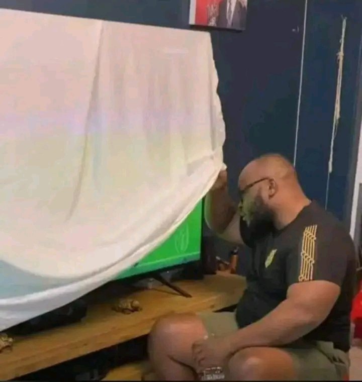 AEnefol's tweet photo. My Prayers are with our Boys,
I have faith BUT THIS IS HOW I'LL BE WATCHING the NIGERIA and Ivory Coast: #AFCON Final Match tomorrow,
So help me God! https://t.co/gDJZGalFg8