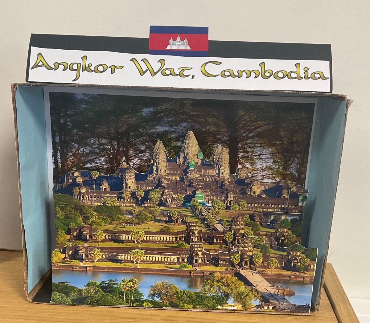 islwynsrb's tweet photo. Taff have been creative with ‘The Things We Build’ topic over the weeks. We’ve made dioramas of famous landmarks and after deciding on our own Wonders of the World,we’ve been making them on @PlayCraftLearn. What can you see? #timetobecreative #allinatopic https://t.co/RW8C9KoJA0