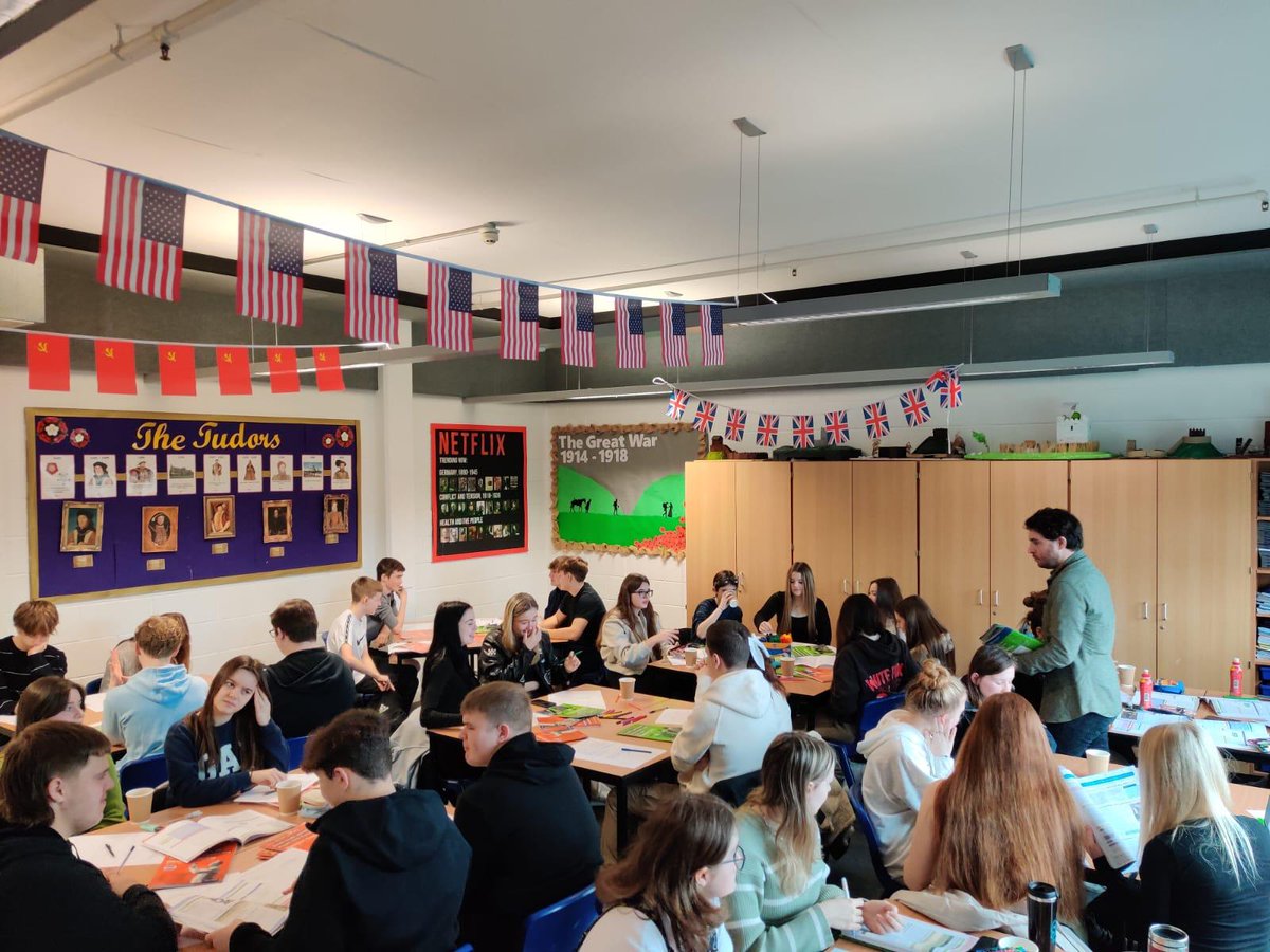With 2 weeks to go until the year 11 trial exams our students are investing to achieve.

Great to welcome so many in for a couple of hours this morning to revise History and French.

#investtoachieve #teamstwa #achieve24