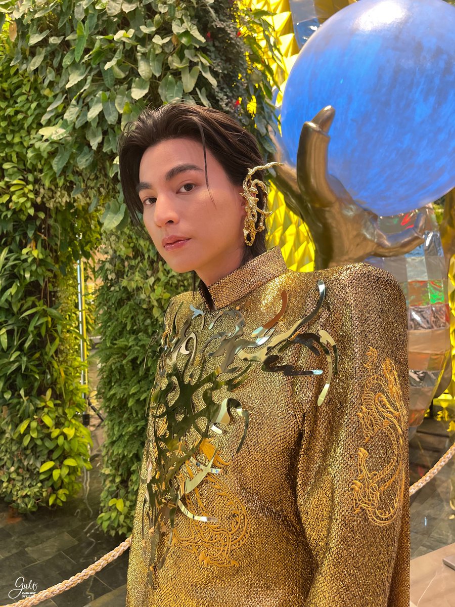 ลุควันนี้บอกเลยว่า เกินต้านทานนนจริงๆ ☺️

CNY2024​ WITH GULF
#SiamParagonxGulf