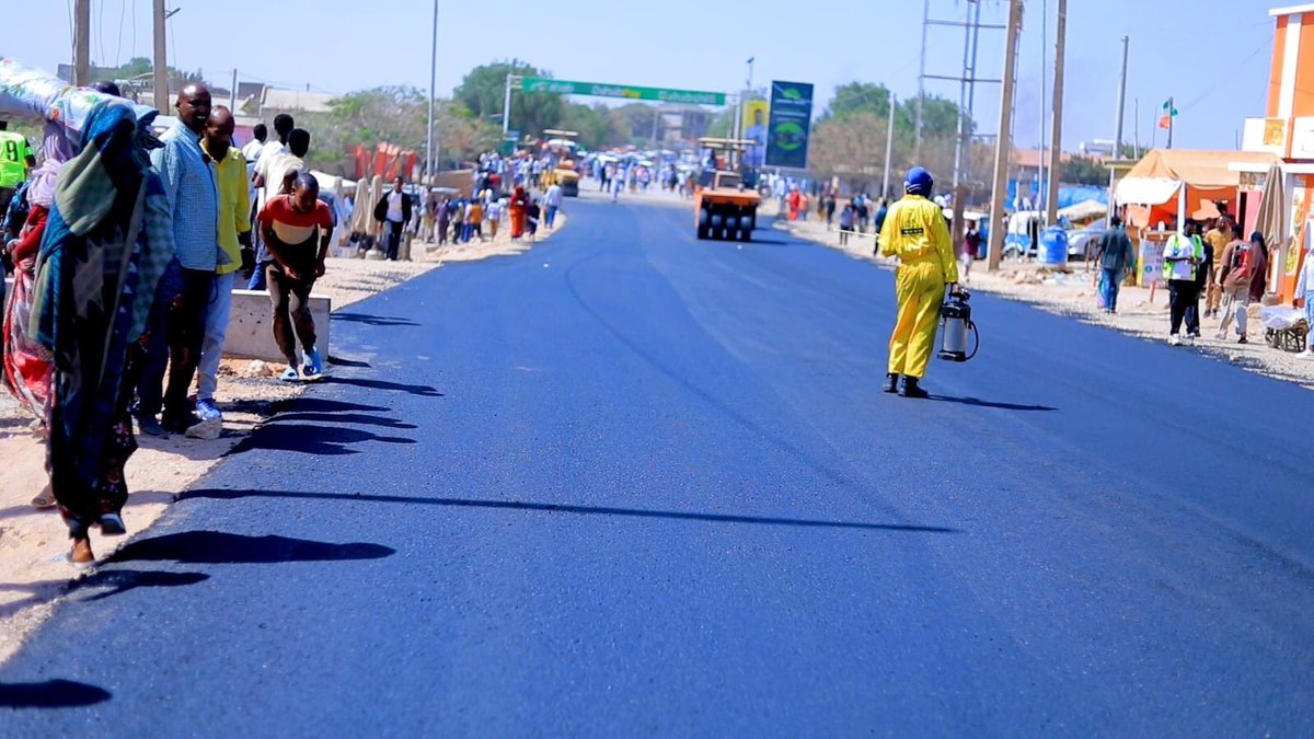 SomalilandFT's tweet photo. #Somalilandinfrastructure 

The Commercial border city of Wajaale is now completely connected each other. 

This Commercial border city between Somaliland and Ethiopia use to be lacking roads infrastructure within the city especially the Somaliland side. 

This new road will connect from Berbera corridor to Wajaale to Ethiopia side.