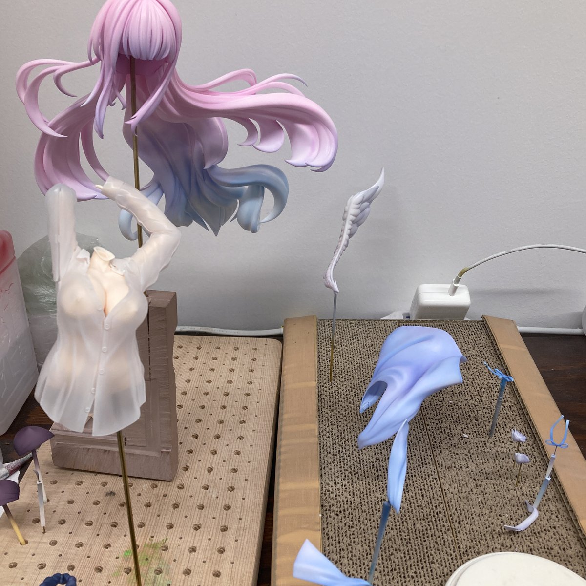 tm____'s tweet photo. まだぜんぜん塗装中です。 https://t.co/lvut5GvyhO