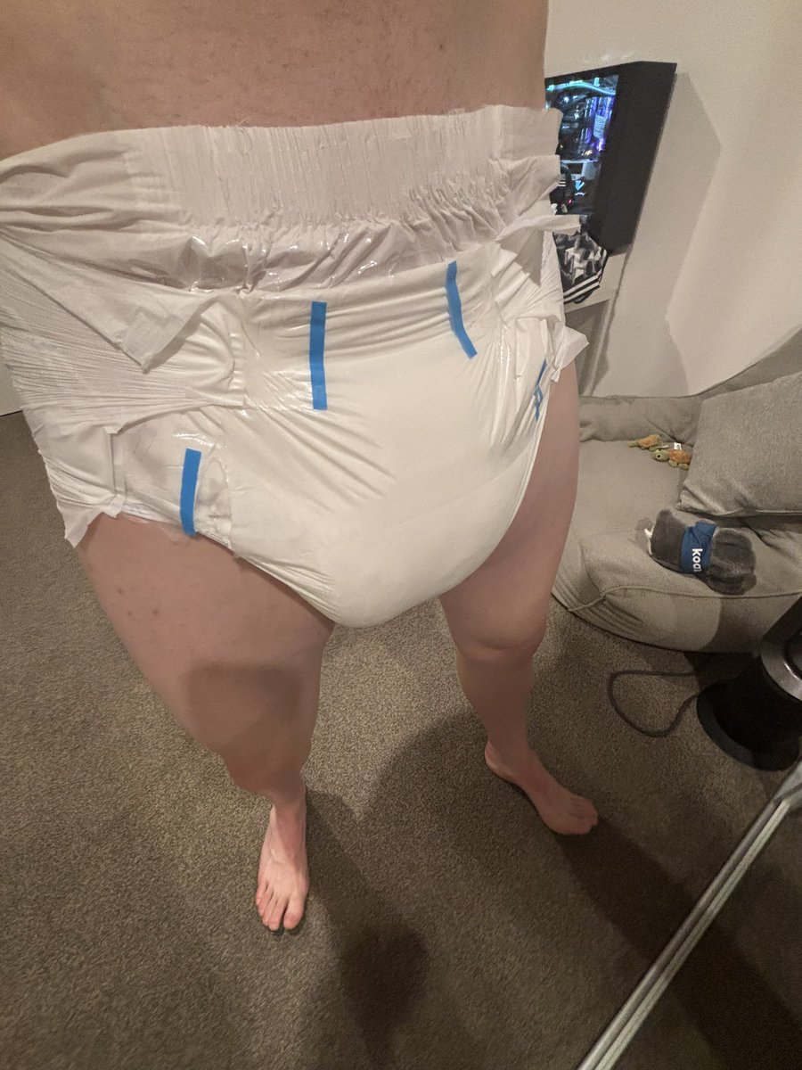 ArtificialPamps's tweet photo. I fink I overstuffed my pamp. The tape bwoke 🥺🥺 https://t.co/XlSMmIzmtu