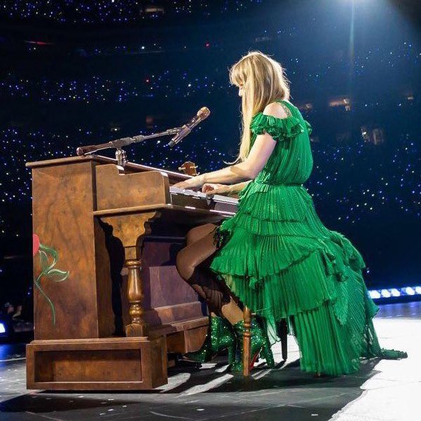 tswifterastour's tweet image. 🚨| Taylor Swift performs “You're On Your Own, Kid” from “Midnights” as the second surprise song for Day 4 of ‘The Eras Tour’ in Tokyo, Japan!
#TSTheErasTour #TokyoTSTheErasTour