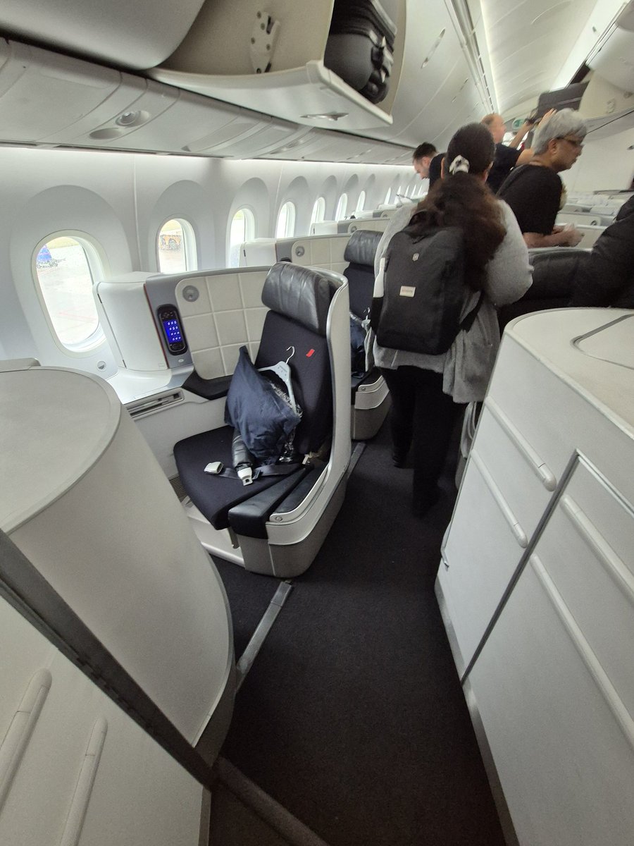 Et c'est parti pour 9:12 de vol à bord d'#AF368 pour <a href="/flySEA/">Seattle-Tacoma Intl. Airport</a> from <a href="/ParisAeroport/">Paris Aéroport</a> with <a href="/AirFranceFR/">Air France FR</a> <a href="/youtripreport/">✈️ YouTripReport ✈️</a> #paxex