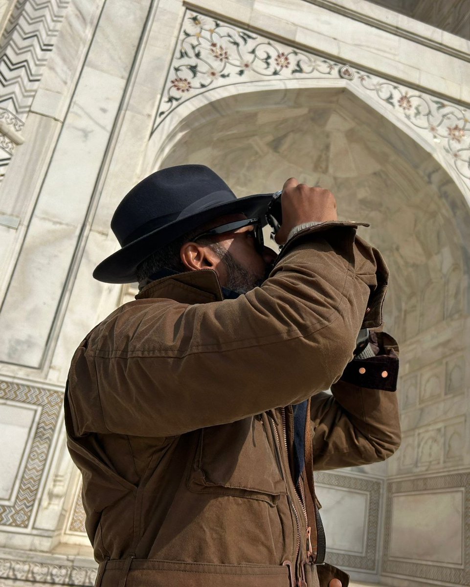 The Twin Track

Made in Manchester. Worn in New Delhi by Sri Jegarajah 🇮🇳