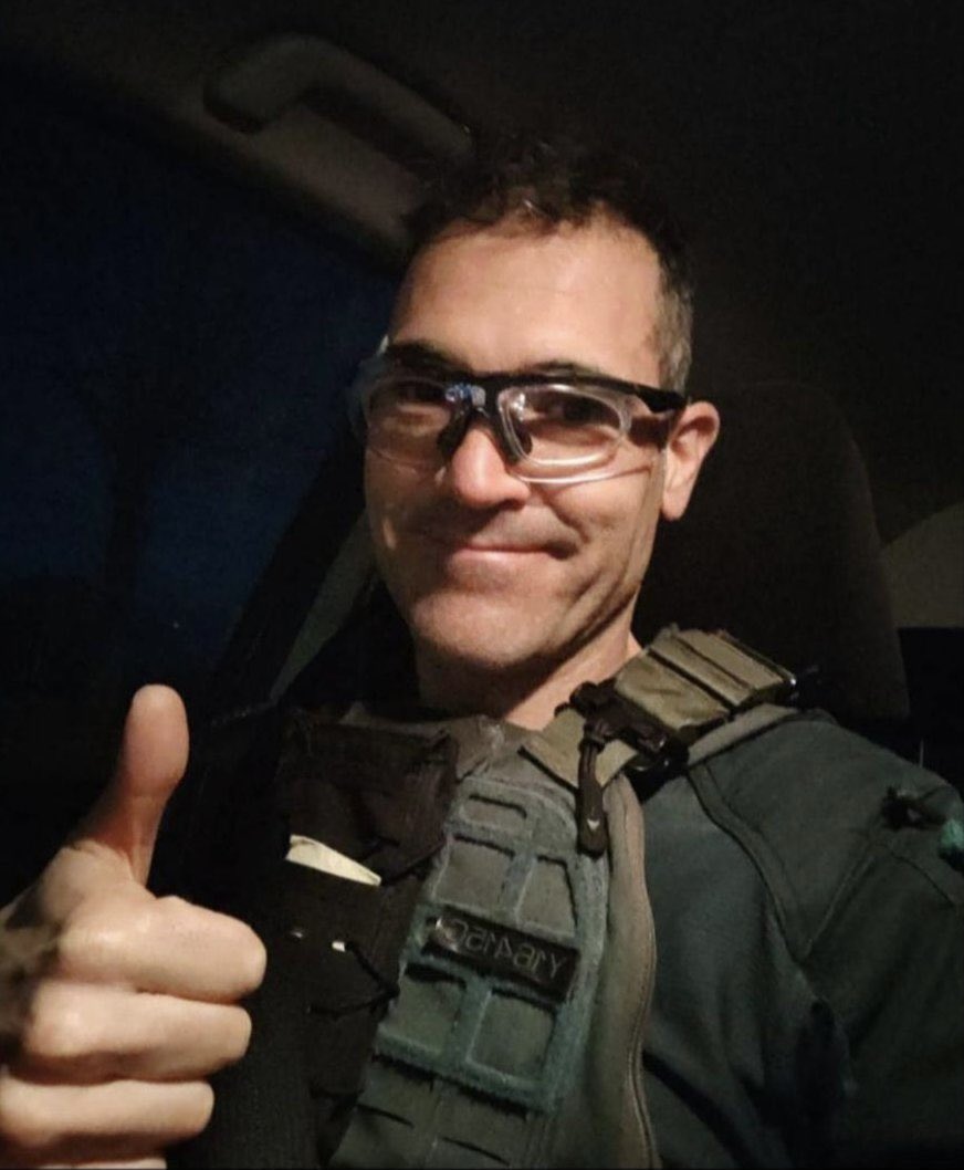 No recibirán ningún Goya, ni hoy ningún actor progre tendrá un recuerdo hacia estos Guardias Civiles, asesinados en Barbate por el narco.
DEP
Miguel Ángel González.
David Perez Carracero.