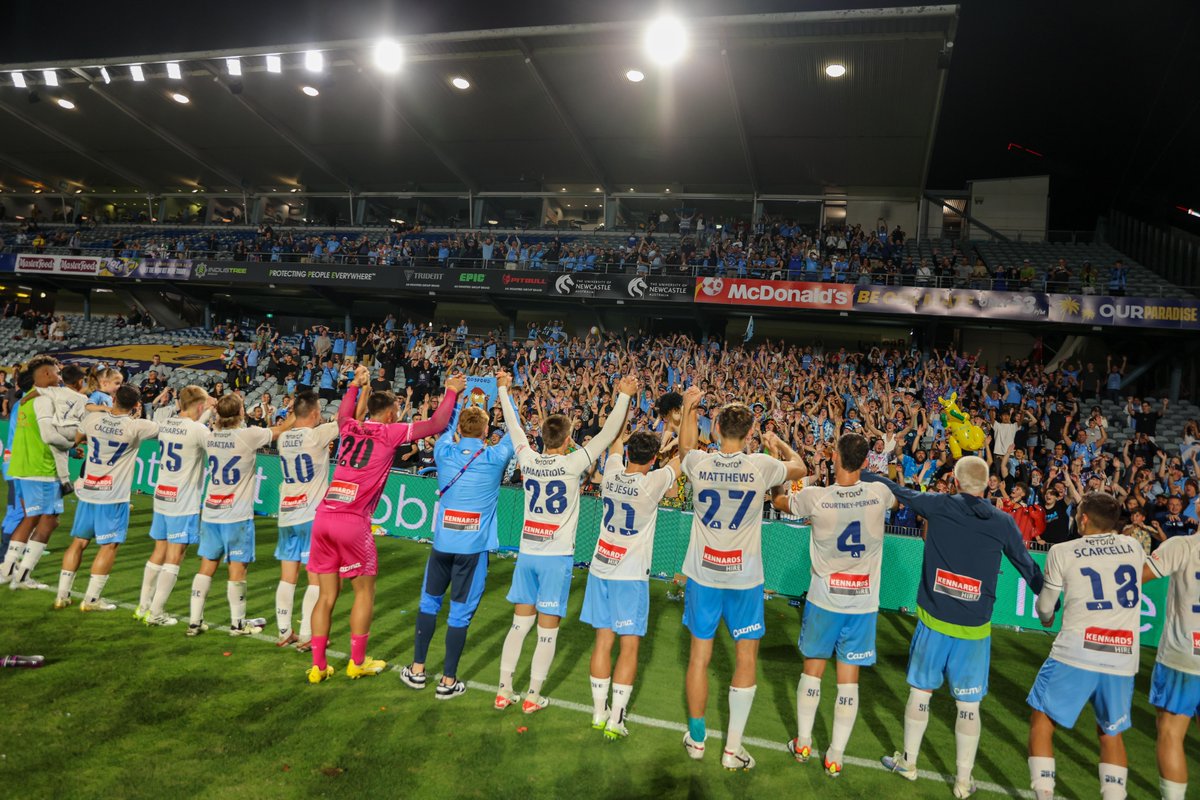 Beach Party 🏖️

#SydneyIsSkyBlue | #CCMvSYD