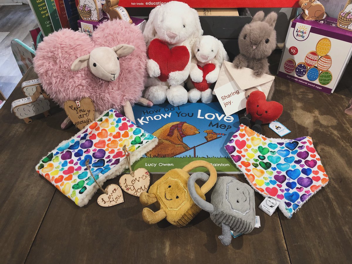 RainbowsDragons's tweet photo. Nearly Valentine’s Day ❤️ https://t.co/h4QA6W0JSb
