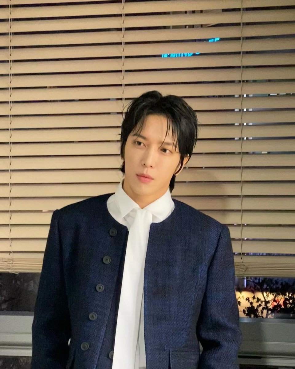 Kkorepo's tweet photo. 「#CNBLUE」#ジョンヨンファ、貴公子のようなビジュアル 
https://t.co/LNwP3CLFsb https://t.co/msv0wBhezN