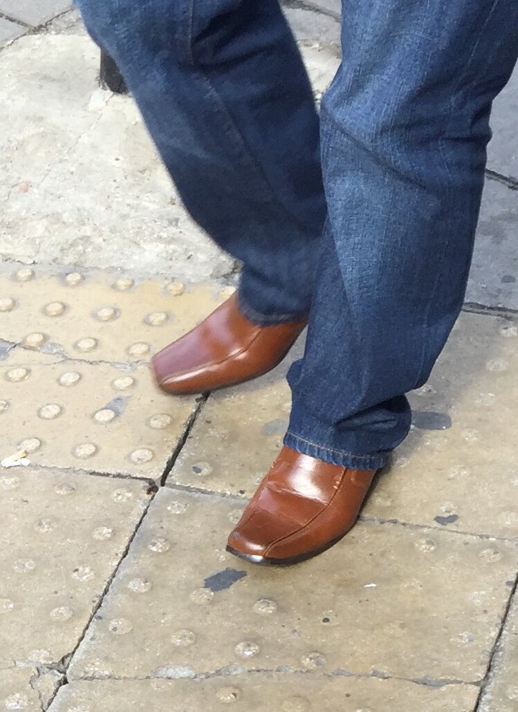 RounderBrighton's tweet photo. Christ, it’s bootcut jeans rugger day. Be careful out there, packs of estate agents on the loose #SixNations2024 https://t.co/o4xENORchw