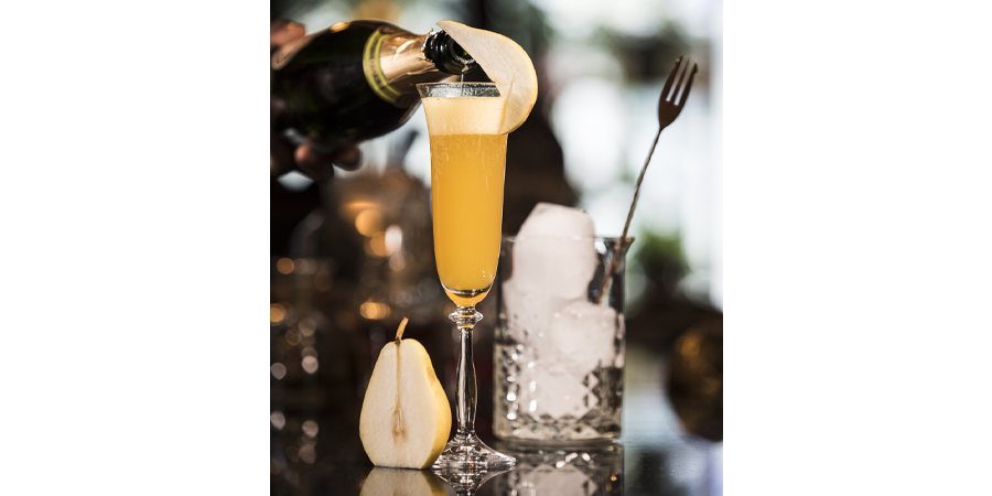 SavageVinesUK's tweet photo. A Spiced Pear Bellini is the perfect start to a Valentine’s meal for two.

Read Our Recipe Here: https://t.co/J6dCgYANJn

#wine #winelover #wineclub #organic #winesubscription #uk #drinks #cocktail #valentines https://t.co/GfmWH9ySyY