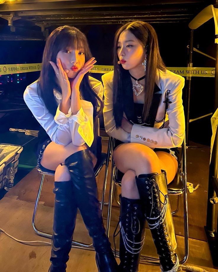 HAPPY SEULGI DAY
#운명처럼_너와_마주한_슬탄절
#OneAndOnlySeulgiDay