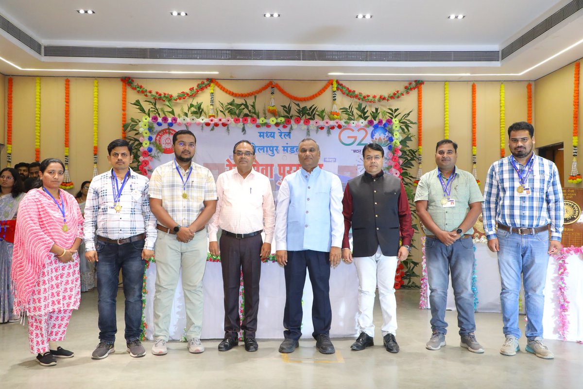 Ashfaque_SUR's tweet photo. On dated 08.02.2024 I am bagged with Gold Medal by the Hon'ble DRM sir Solapur Central Railway, in the presence of Hon'ble ADRM sir, Sr.DEE (G) sir, Sr.DEE TRD sir, Sr.DPO sir, ADEE (G) sir and my colleges in the 68th Railway Week Celebration in Railway Auditorium Hall, Solapur. https://t.co/ztsto1NpIJ