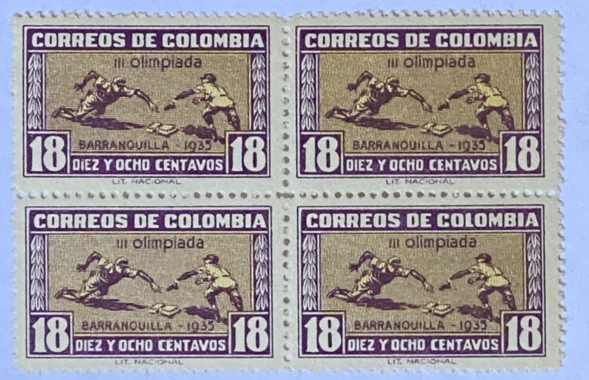 JFilatelicas's tweet photo. One of them has a certificate (it must be quite valuable) https://t.co/E8uNEERtOY