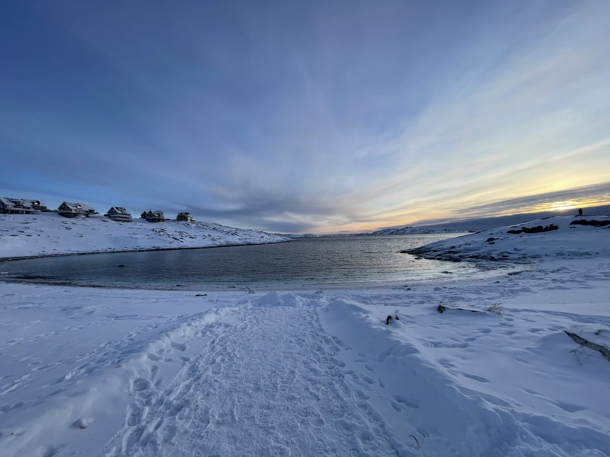 Aluu.🇬🇱 Jeg er flyttet til Nuuk, hvor jeg er blevet reporter og (snart) afvikler på KNR’s radioavis. Har du tips til historier om, fra og til Grønland, kan jeg nu kontaktes på spritny mail og grønlandsk telefonnummer: bkj@knr.gl og +299 28 39 44