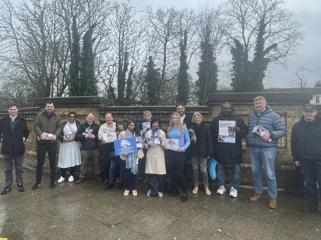 🩵Great to hold this @LondonCWO & @LdnSETories campaign day in Grove Park. 💙Thank you to everyone for supporting @SiamaQadar #Conservative candidate for Mayor of #Lewisham.