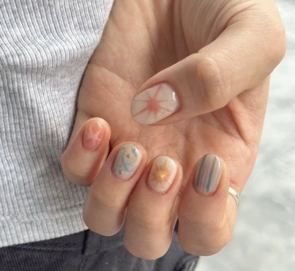 0NJEONG's tweet photo. summer nails <- 쨍하고 알록달록하게 ☆ https://t.co/aJ5HIuSYt5