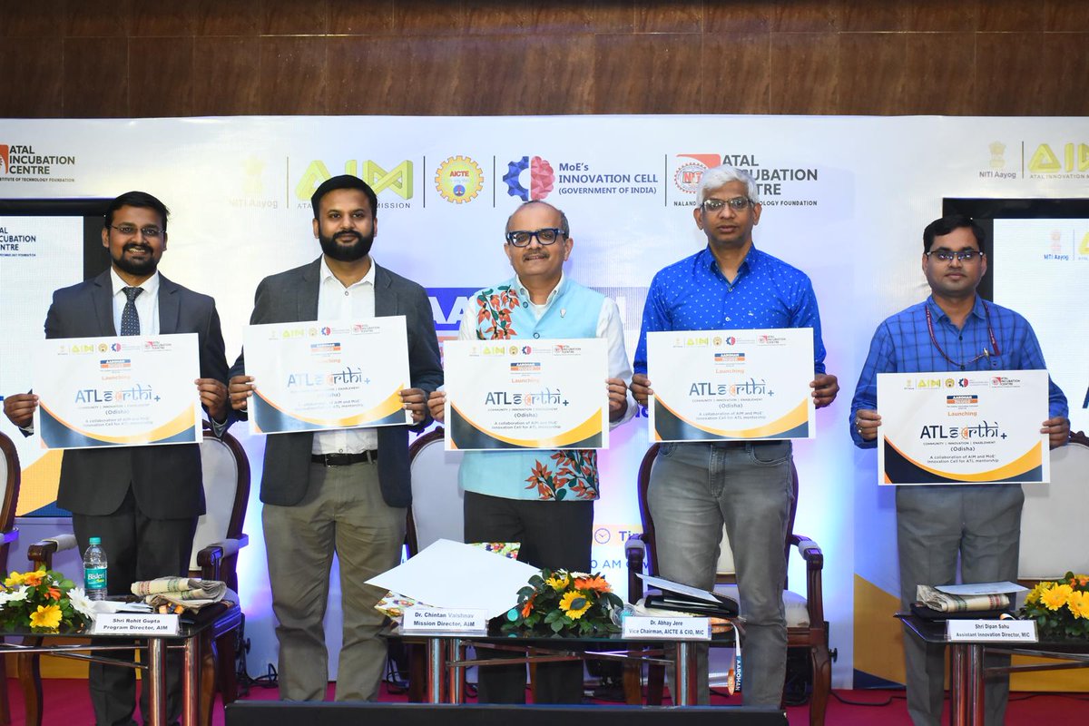 AIMtoInnovate's tweet image. Driving innovation across education levels! 🌟 

@AIMtoInnovate , @NITIAayog , and @mhrd_innovation unite to launch the 1st Sarathi+ Cluster, bridging Atal Tinkering Labs with Institute Innovation Councils in Odisha, inaugurated at @AtalNit. 

#AIMtoInnovate #AICNalanda #Sarthi
