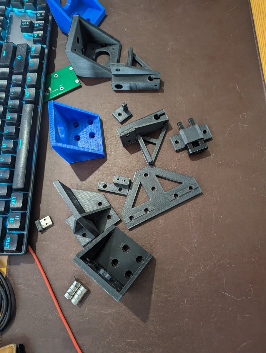 estebansannin's tweet photo. The situation Is getting out of hand 😅
#anet #3dprint https://t.co/DyWphI1KVN