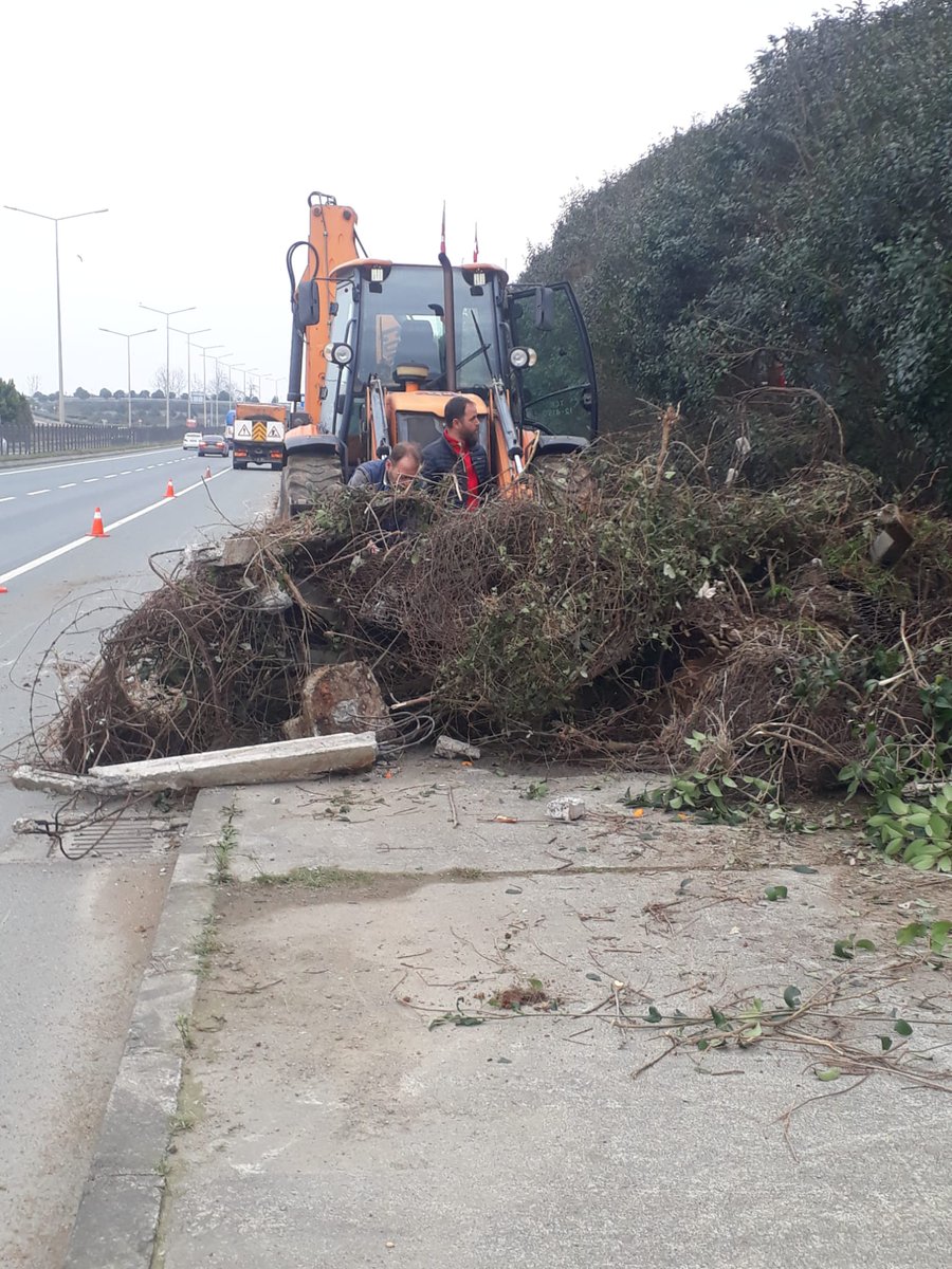 #HaktırTaşeronaKadro
Kim ne derse desin KHK ile kapsam dışı kalanları kadroya alacağız diye söz vermiştiniz bunu cümle alem biliyor. Sözünüzü tutun hakkımız olan kadroyu seçim öncesi verin helalleşelim.Bu saatten sonra laf söz bitmiştir artık icrahat konuşacak. Al gülüm ver gülüm