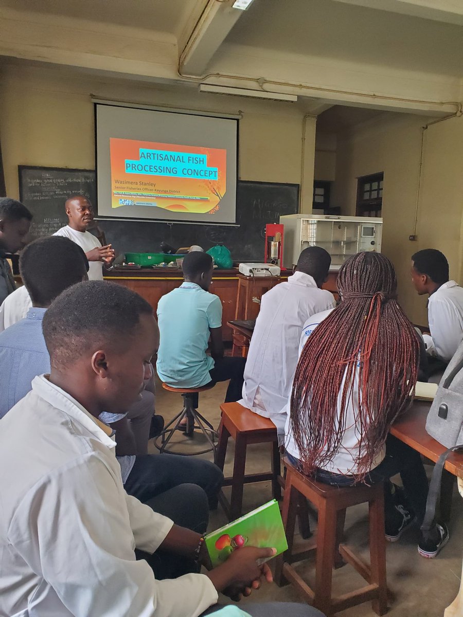 Fisamu21's tweet image. Earlier today the Fisheries and #fishvalueaddition Aquaculture students of Makerere university attended a presentation on &quot;Artisanal fish processing concept&quot; by Mr. Wasimera Stanley @wasimerastanley @RSemyalo @RabinOdong @MAAIF_Uganda @giz_uganda @MakCoNAS @cmasembe10