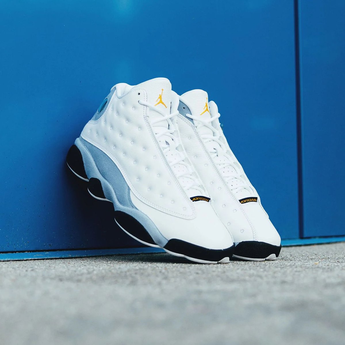 SneakerAlertHD's tweet image. Direct Links
Air Jordan 13 "Blue Grey"

FNL
Mens:bit.ly/3UxSNtR
GS:bit.ly/3SU1NIz
PS:bit.ly/3ODxzHm
TD:bit.ly/3SU1QEf

JD
Mens:bit.ly/42yO1yi
GS:bit.ly/3wjfnfG
PS:bit.ly/48fdkGK
TD:bit.ly/4bzmC3u