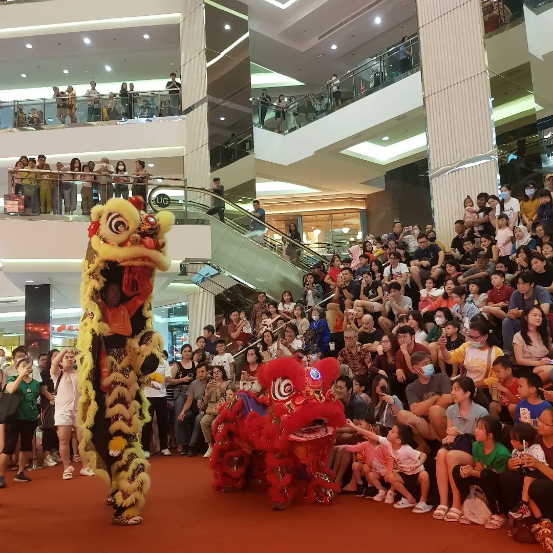 YEAR OF THE DRAGON
January 18 - February 11, 2024.

"Mesmerized by the vibrant spectacle of the Barongsai performance, our customers find joy in every movement. Join us tomorrow for the last show and experience the magic firsthand!"

#MalTamanAnggrek
#MTACNY2024
#Blessings