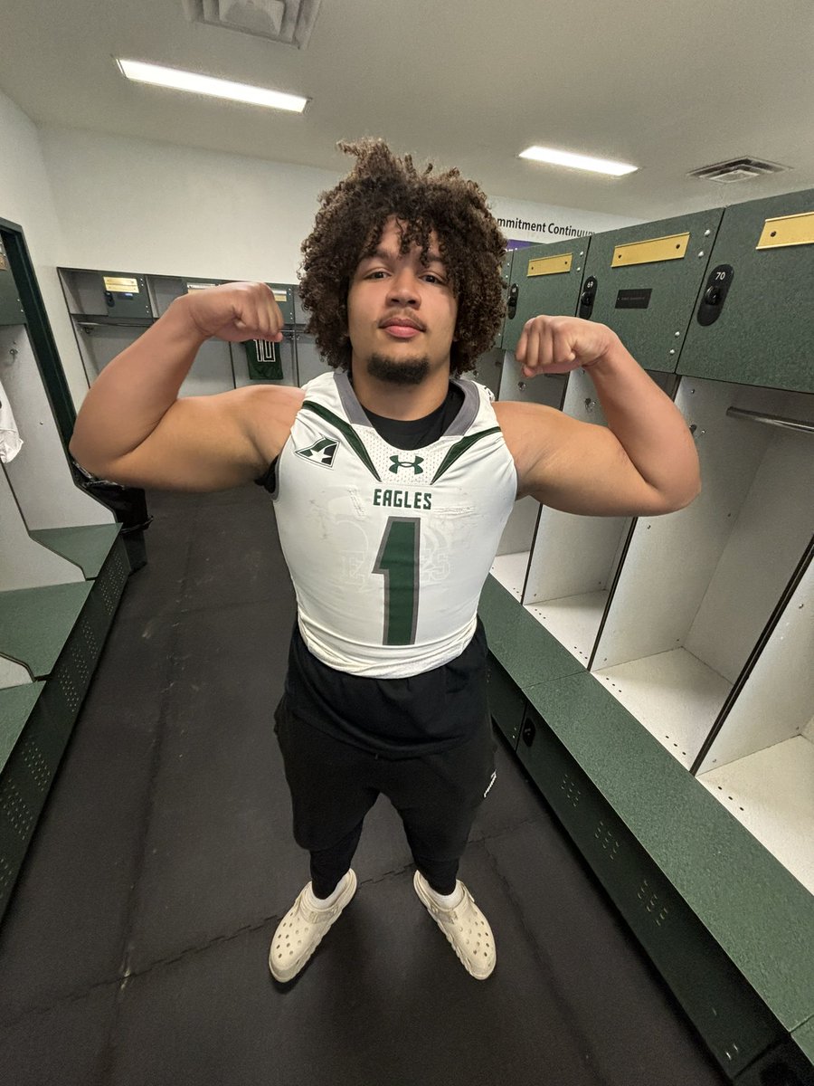 braylon_hawkins's tweet image. 🦅 Had a great time visiting my new home!
@CoachDaveBrown @coach_lakes @cmueaglesFB @wdilliii
