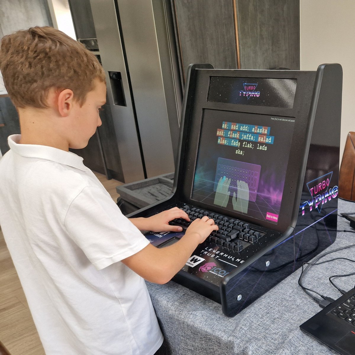 DrEmWilliams's tweet photo. This Sunday I'm back at @EurekaMuseum, this time with my own research! โจ๏ธ๐น
Young families can test their tapping and typing skills with #TurboTyping, and I'll be talking about my career as an Experimental Psychology Researcher for @WomenScienceDay ๐คฉ๐ฉโ๐ฌ https://t.co/0ldErB15PG