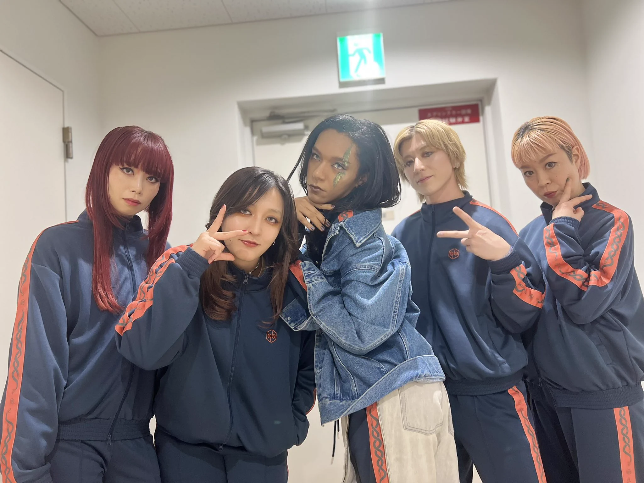 女王蜂 アヴちゃん on X: 
