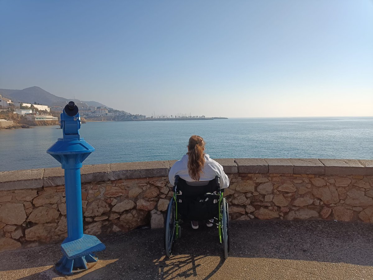 Monica_BrCat's tweet photo. Todos buscamos el mar para aclarar nuestras dudas. Y así estoy entre medicos y tratamientos.
Buenos días nos dé Dios. 
#buenfinde #boncapde https://t.co/J2kj8BKoup