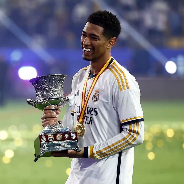 Vamos a seguirnos entre todos los Madridistas!

Estaré devolviendo el follow 

Comentar para ser visto 🗣️

Se agradece like y retweet para llegar a más gente 🔁

HALA MADRID 🤍