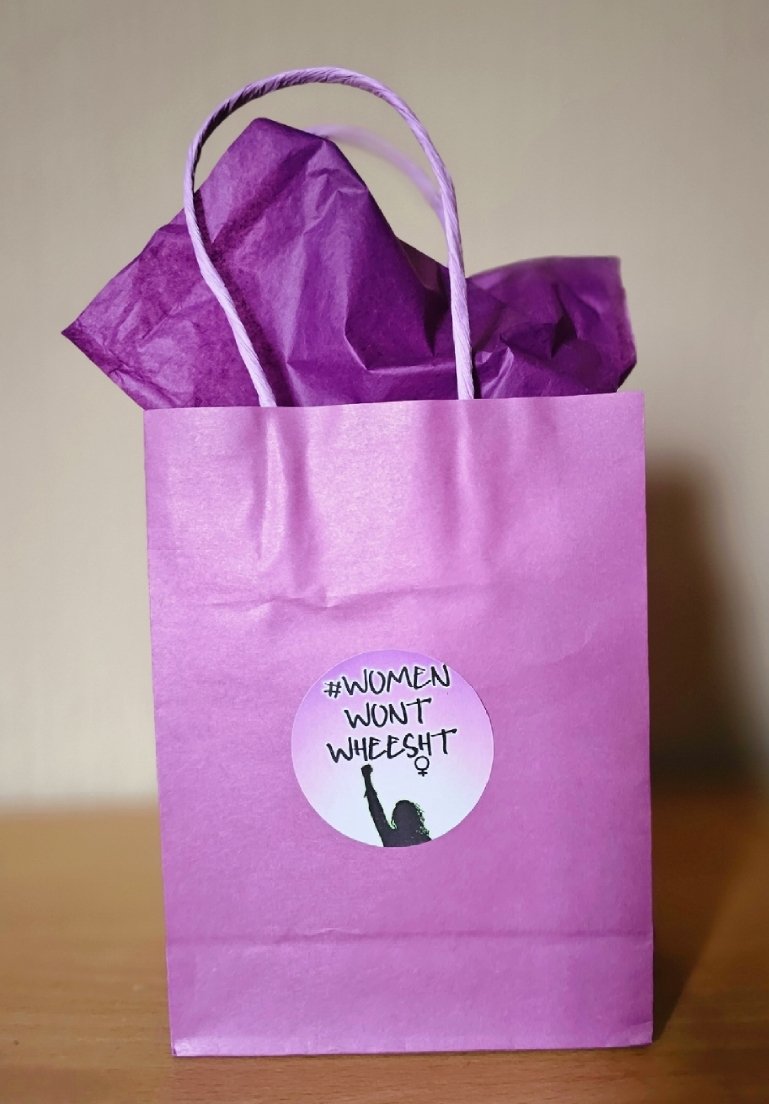 🎉🎉🎉ⒼⒾⓋⒺⒶⓌⒶⓎ🎉🎉🎉

We have been overwhelmed by the support you've given us &amp; by way of thanks we have a bag of #WomenWontWheesht goodies for one of our followers. 

To be in with a chance of winning, all you have to do is RT &amp; be following us by Sunday at 8pm.