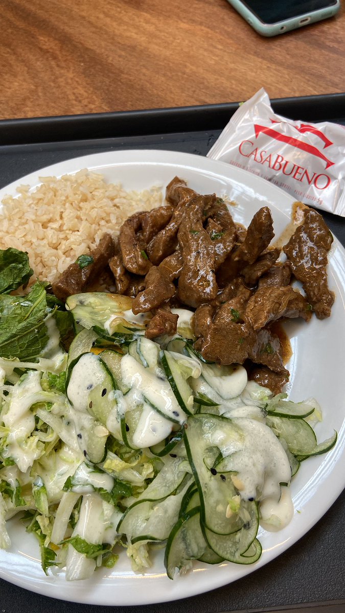 studyymoon's tweet image. simplesmente as comidas lindas que a minha faculdade da pra gente