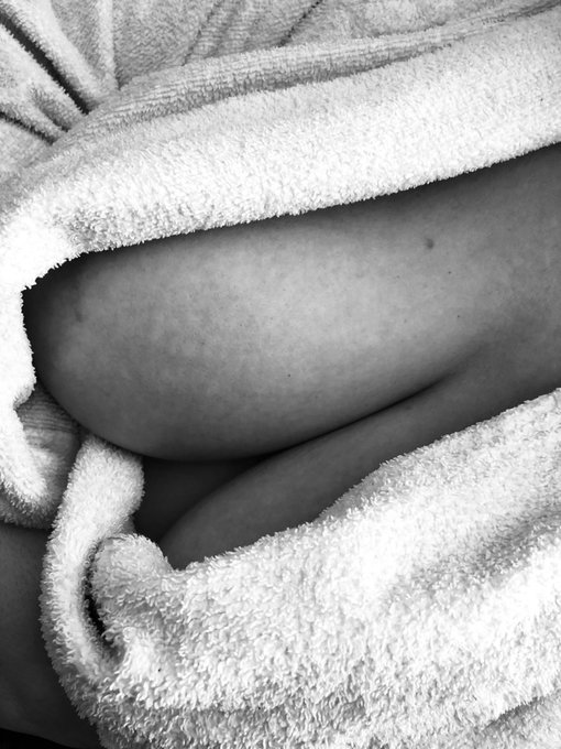 Relax with busty https://t.co/FNmKn2hPnV #bustylandlady #cleavage #relax https://t.co/QZsajpxnm2<a href="/tag/bustylandlady"class="tags">#bustylandlady</a><a href="/tag/relax"class="tags"><span>#relax</span></a><a href="/tag/cleavage"class="tags"><span>#cleavage</span></a>