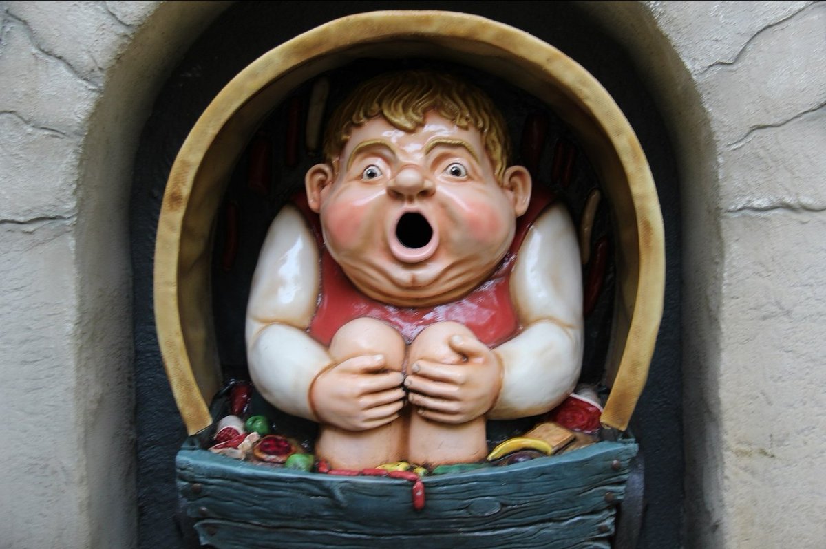 Holle Bolle Gijs, moet ook maar weg!
Totale fatshaming en sommigen zouden het als een glory hole kunnen zien.
#Efteling
#MoetNietGekkerWorden
#VertruttingVanDeMaatschappij
#Woke