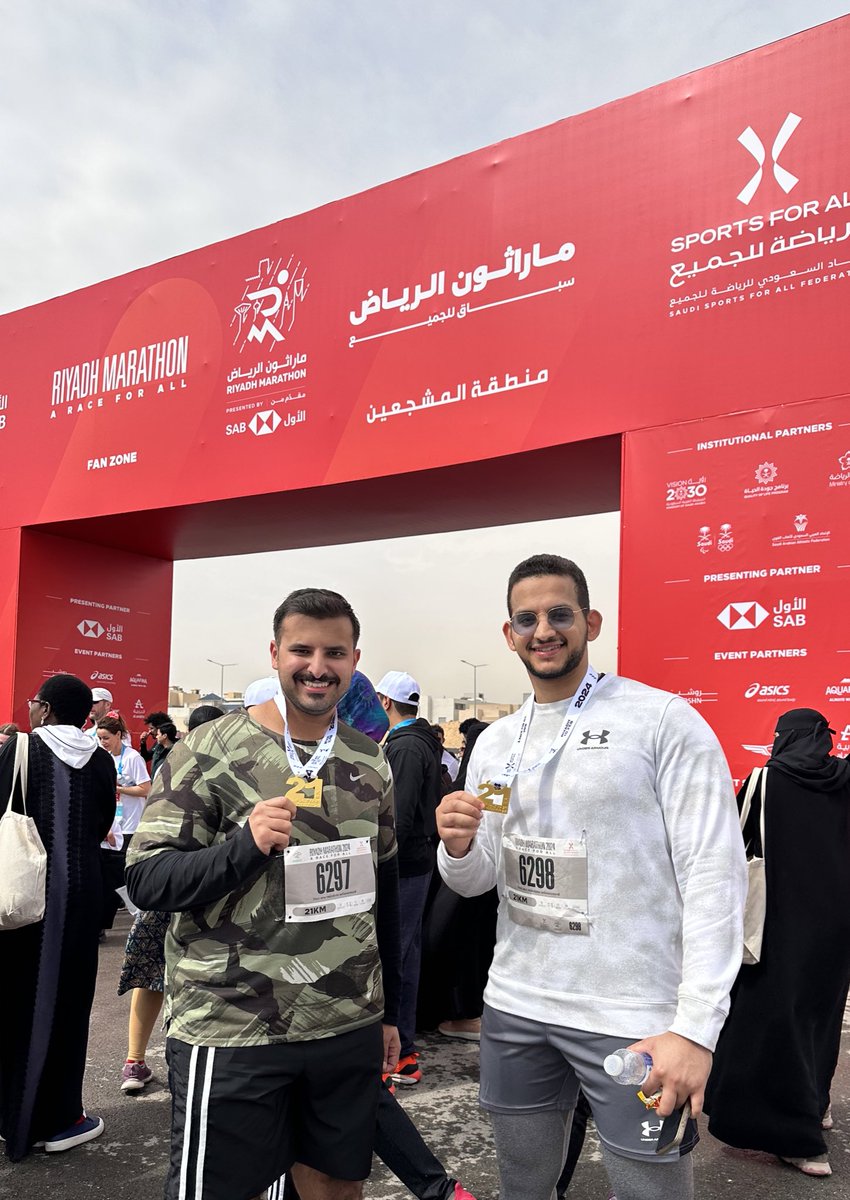 Ss__Q's tweet photo. انجزنا اليوم مع الوحش @FA_Aljaafar نصف ماراثون الحمد لله كان تحدي جديد و جميل والقادم 🌚 ما نعرف. #ماراثون_الرياض @RiyadhMarathon_ https://t.co/exhHXoGtDn