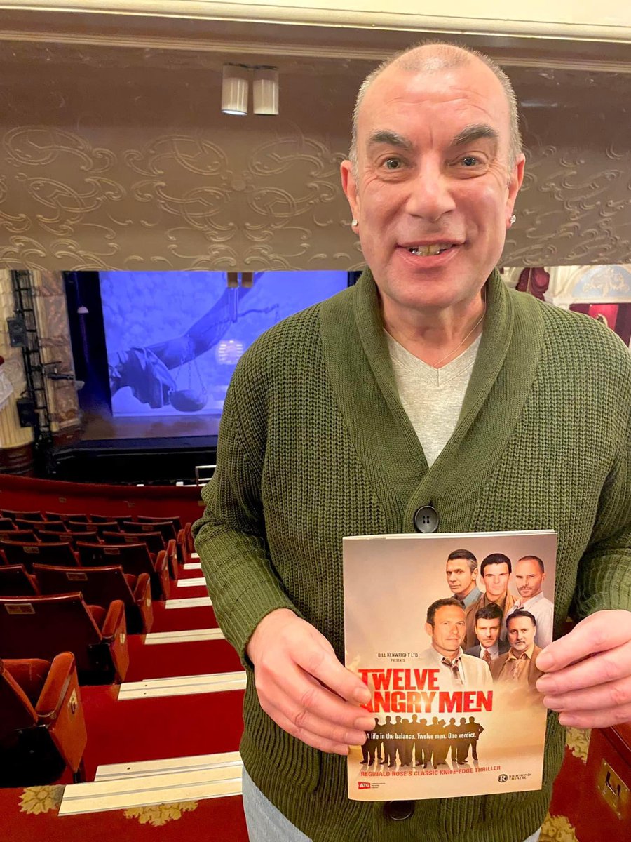 ahamilton306's tweet photo. Superb cast, excellent show (one of my all time favourite movies), and an all round brilliant eve at @RichmondTheatre for #12AngryMen
#RichmondTheatre #TwelveAngryMen #Theatre #JasonMerrells #TristanGemmill #BillKenwright https://t.co/rEapNk4zcE