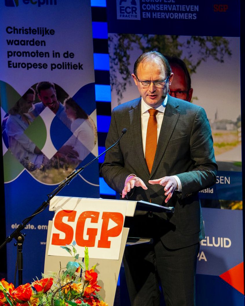 hjaruissen's tweet image. Dankbaar dat ons SGP-congres zaterdag het verkiezingsprogramma heeft vastgesteld, zelfs vrijwel unaniem.
Nu hard aan de slag voor Europese verkiezingen DV 6 juni, om nog 5 jaar invloed te mogen hebben in het Europees Parlement.

👉stem christelijk
👉 rem Europa
Kies SGP!