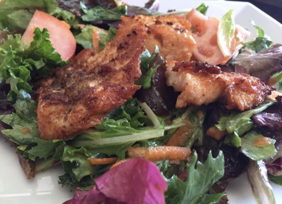GhideonMusa's tweet photo. For Sea Food lovers
Restaurants in Massawa have it all. #Eritrea #Fenkil2024 https://t.co/KW8vTryYP8