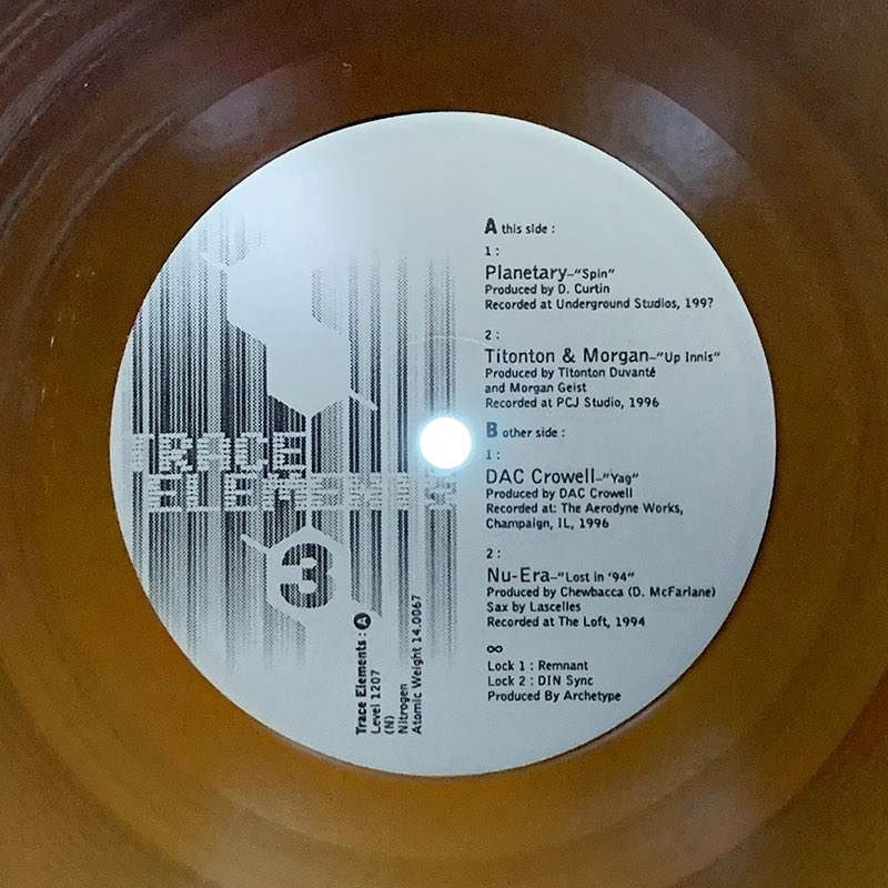 panoramascene's tweet photo. Trace Elements Vol. 3 (1998)
USレーベル21/22 Corporationから。
Dan Curtin, Titonton Duvante, Morgan Geist, DAC Crowell, Nu Era, Archetypeと好きな人にはたまらない人選
#detroittechno
#midwesttechno
#translucentvinyl https://t.co/JdEGrLggYF