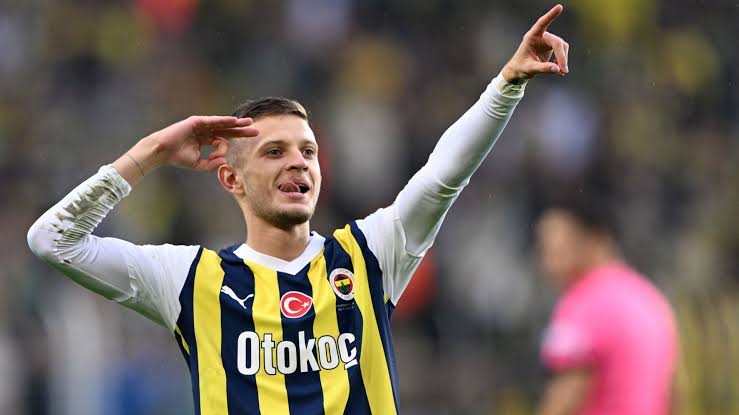 🚨 ÖZEL | Fenerbahçe'den Sebastian Szymański ile Almanya'dan Dortmund, Portekiz'den Benfica, İtalya'dan Napoli ve Juventus ilgileniyor. Polonyalı yıldızı gözlemleyen takımlar sezon sonu teklif yapmak istiyor. 🇵🇱