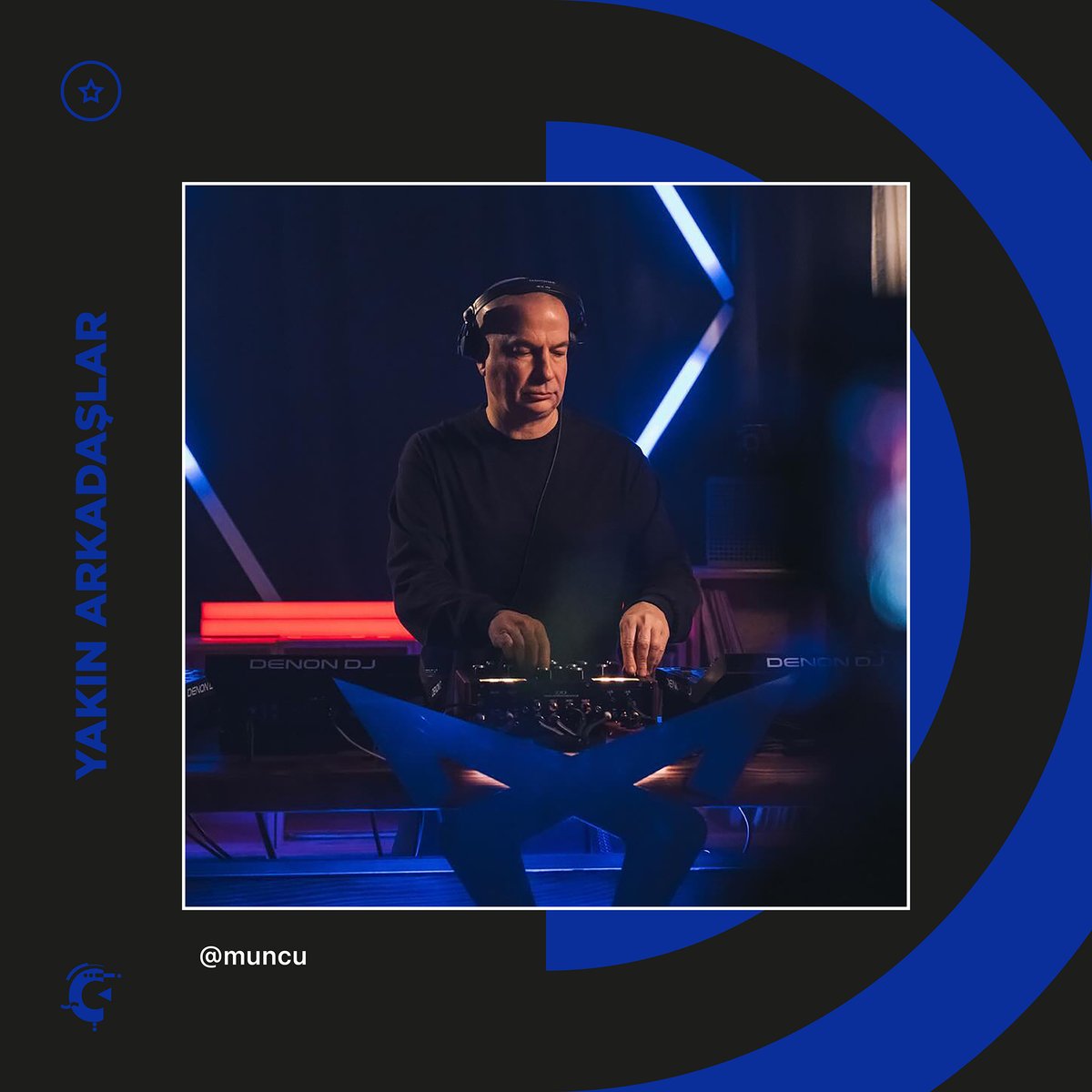 CompelMusic's tweet image. Murat Uncuoğlu ve yakın arkadaşı @denon_dj #SC6000M ile tanışın! 🎛️

📸 @muratuncuoglu
🔗 compel.com.tr/dj-urunleri/29…

#Compel #DenonDJ