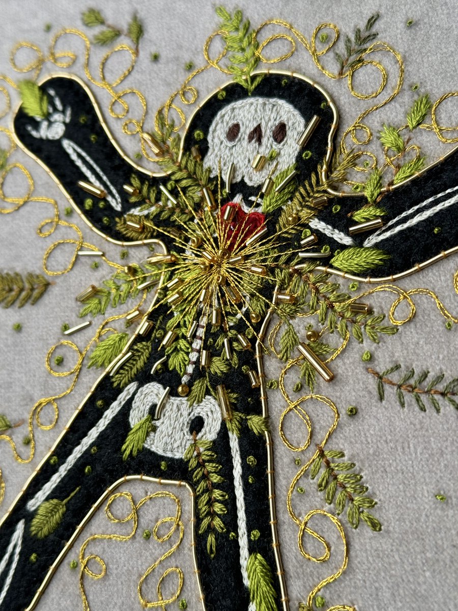 ✨Transcend✨
Embroidery is so much fun, I love traditional arts so much
