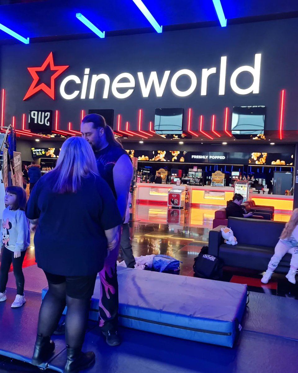 ShieldWrestling's tweet photo. It has been an absolute pleasure to be back at @CineworldBoldon for the opening weekend of The Iron Claw!
Really fun to be able to talk to people about what we :)
#wrestlinglife #WrestlingCommunity #theironclawmovie #cinema #shieldstyle https://t.co/U0lmxeRSHX